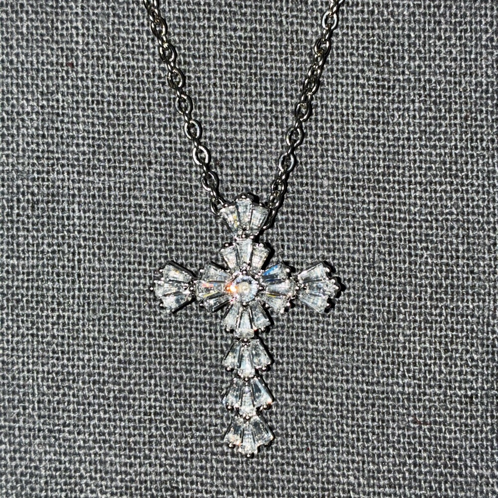 Elegant Silver Cross Necklace